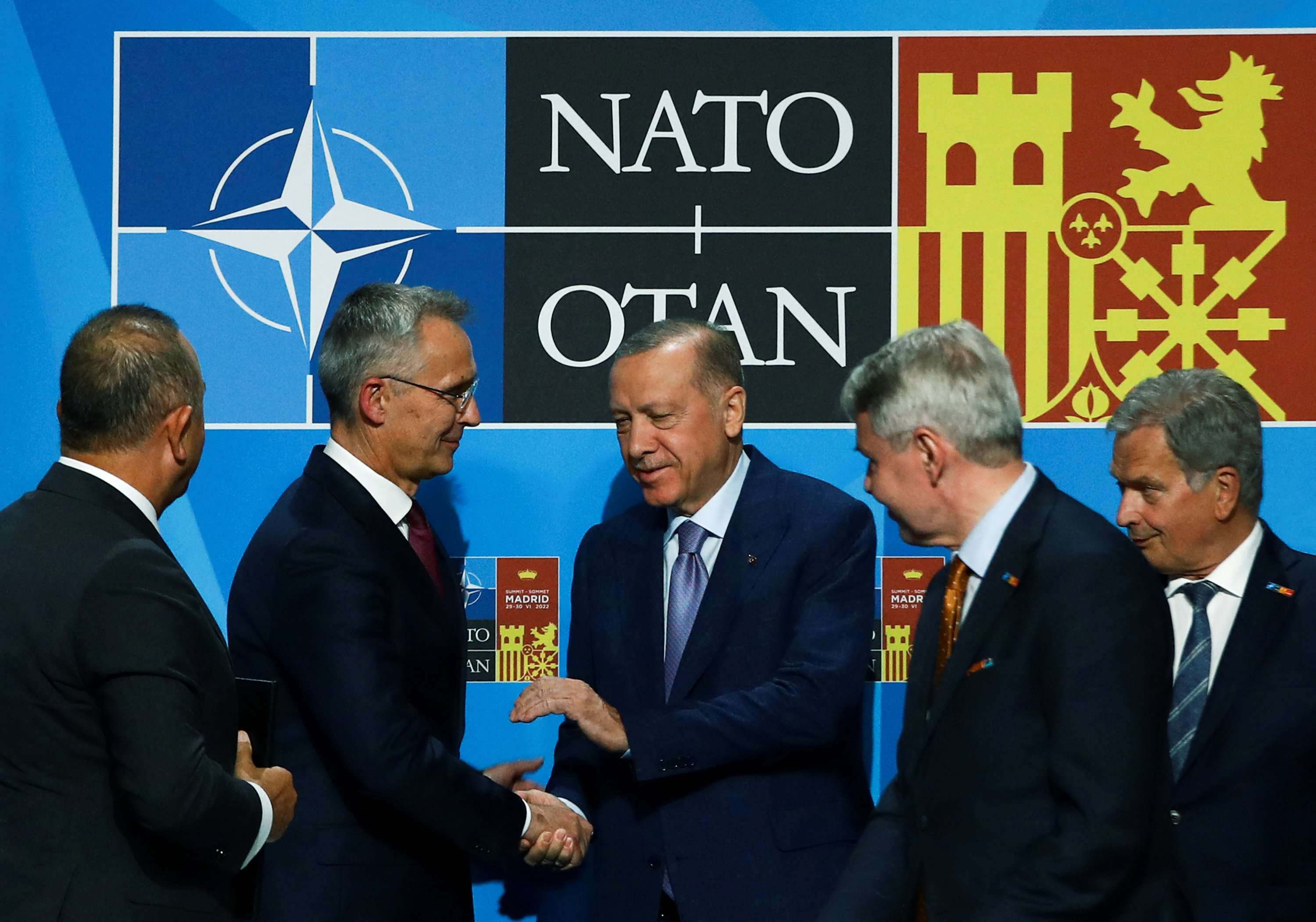 Переговоры в финляндии. Мадридский саммит НАТО 2022. Эрдоган Финляндия Швеция. Эрдоган Турция Швеция НАТО. Турция против Швеции в НАТО.